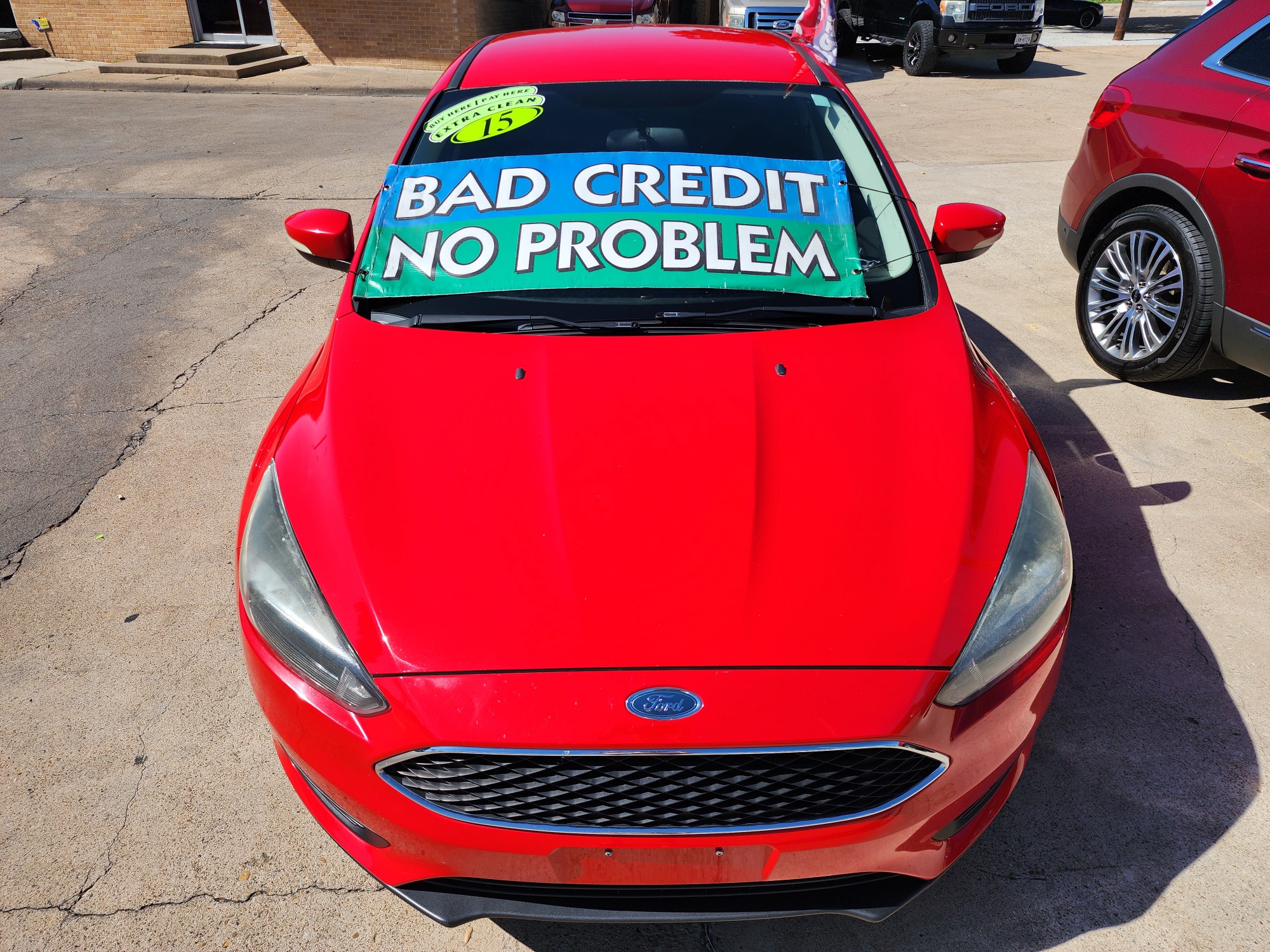 2015 RED Ford Focus SE (1FADP3F22FL) , AUTO transmission, located at 2660 S.Garland Avenue, Garland, TX, 75041, (469) 298-3118, 32.885387, -96.656776 - Photo #8